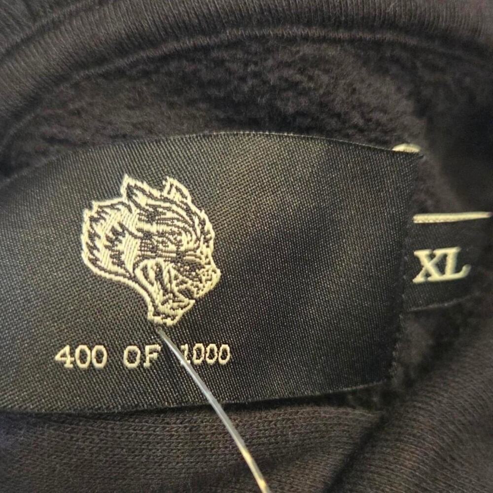 Darc Sport Marvel Black Cat Wolves Hoodie XL NWT - Picture 4 of 4
